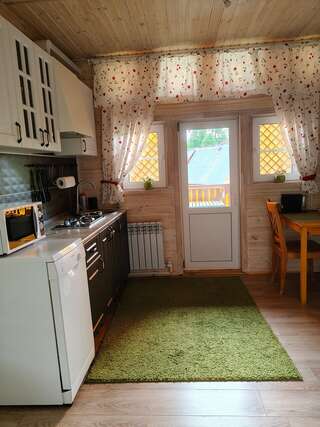 Гостевой дом Чибис Плес Семейный номер с балконом-1