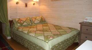 Гостевой дом Чибис Плес Двухместный номер с 1 двуспальной кроватью и дополнительной кроватью-9